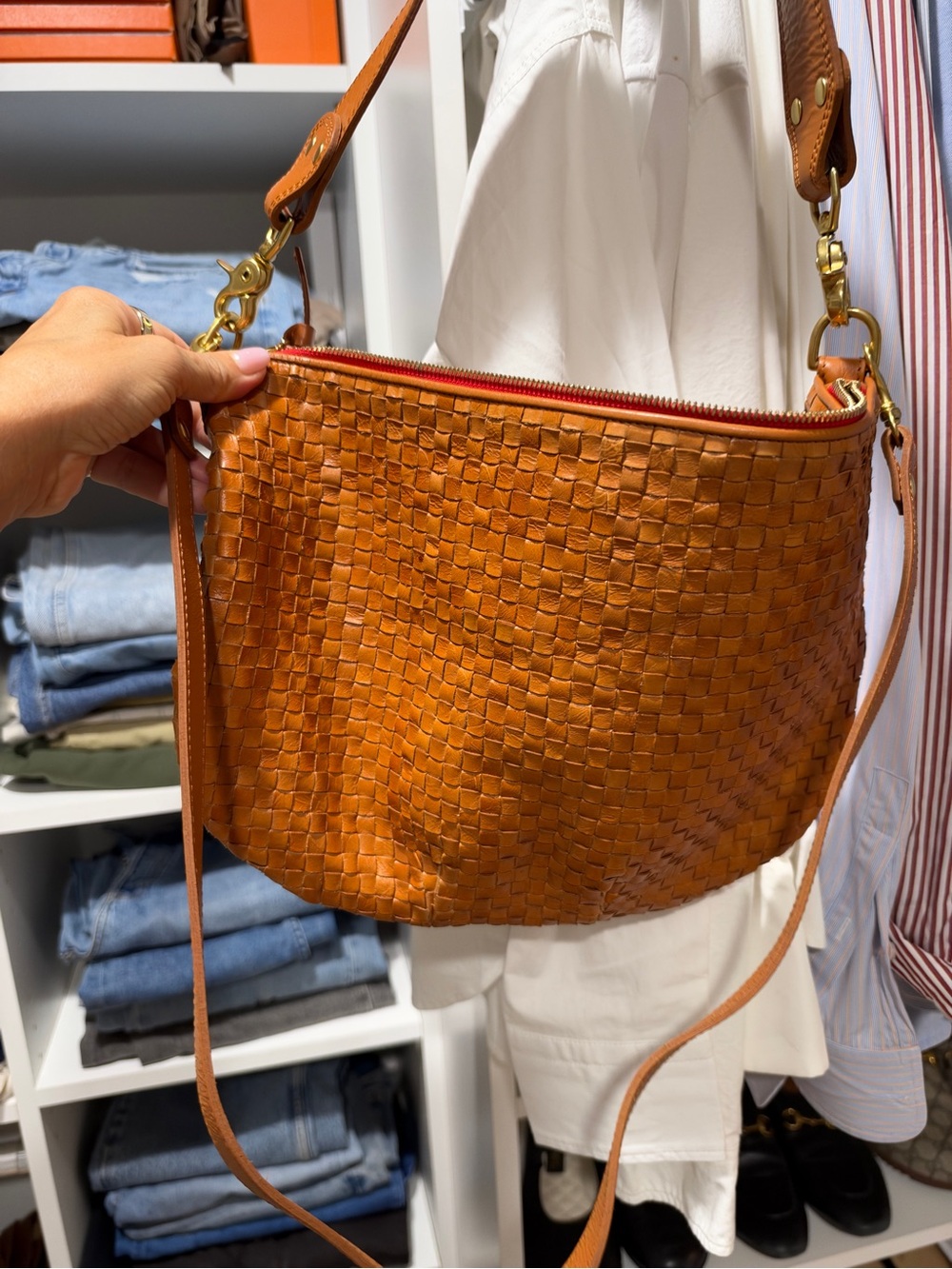 Clare V Moyan Messenger Woven Crossbody Bag in Cognac Brown with Gold Hardware - Picture 4 of 14